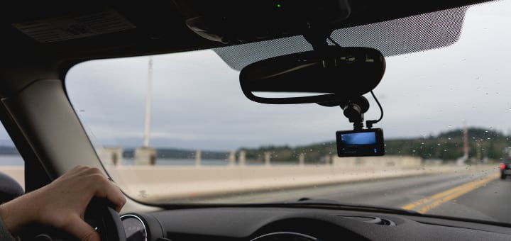 Es legal llevar una cámara (dashcam)