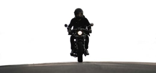 La DGT anuncia la prohibición de los cascos abiertos a los motoristas